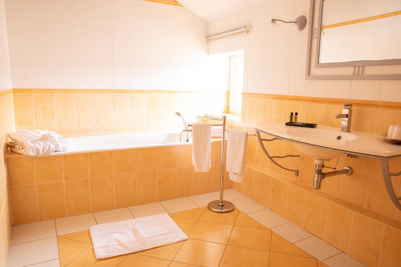 Hotel Bellevue Puy-l'Eveque Luaran gambar
