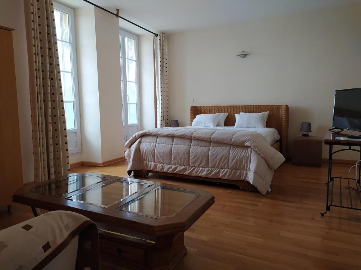 Hotel Bellevue Puy-l'Eveque Luaran gambar